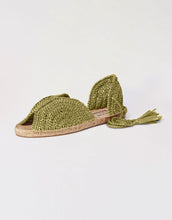Load image into Gallery viewer, Wool And The Gang X TROPICANA ESPADRILLES CROCHET KIT