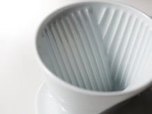 Load image into Gallery viewer, Kalita カリタ Coffee Dripper 102 For 2-4 Cups