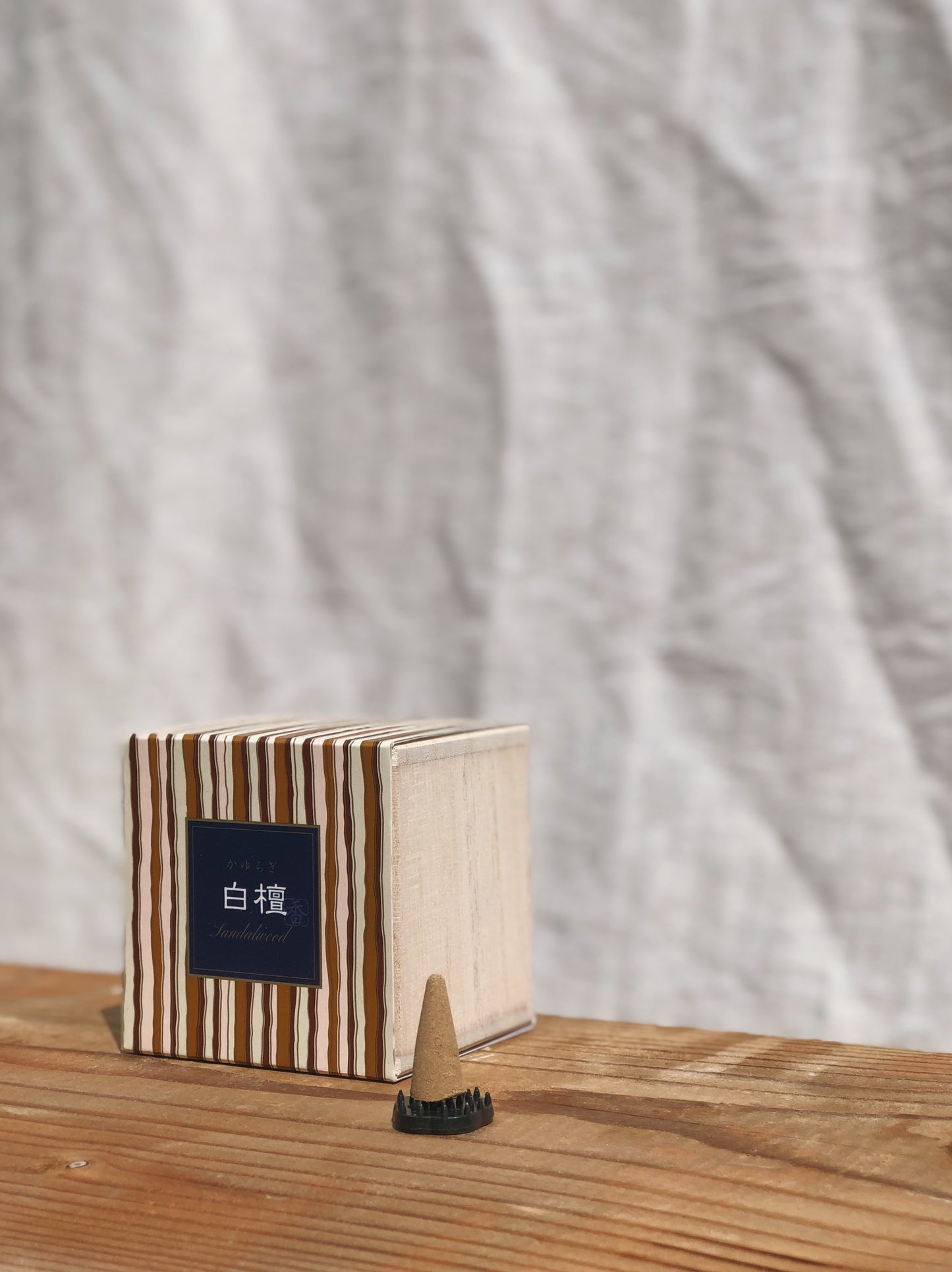 Kayuragi Sandalwood Incense Cones Set 12 cones